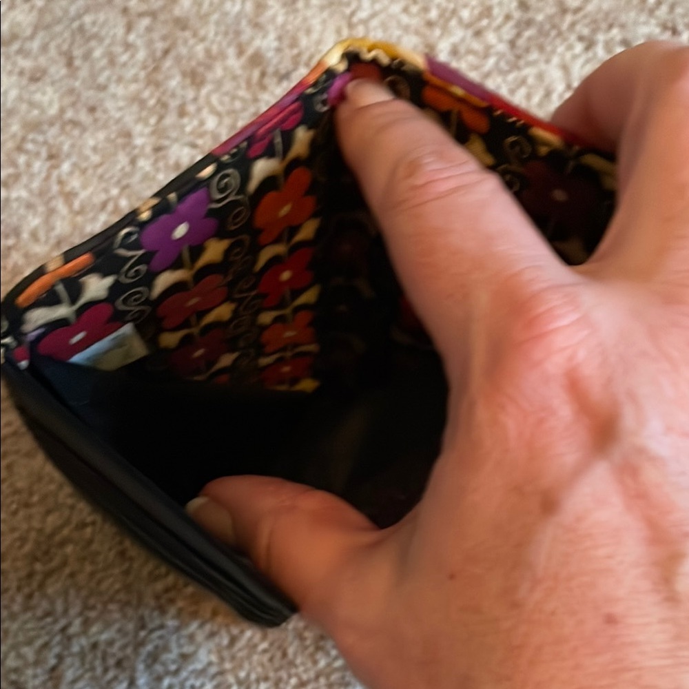 Vera Bradley Suzani retired wallet- Floral quilted - Picture 8 of 9